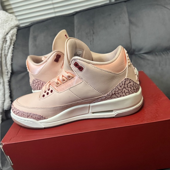 Jordan Retro 3 2025 Valentine Women’s Pink Leather Sneakers with Red Jumpman - Picture 9 of 10
